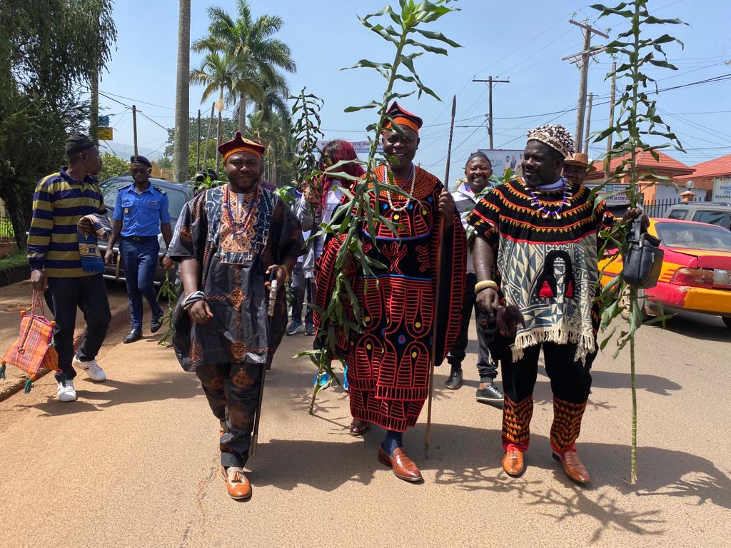 Fon Forchesiri of Bamendakwe (L), Fon Angwafo of Mankon (M) and Fon Azehfor of Nkwen (R) crusading for peace in Mezam